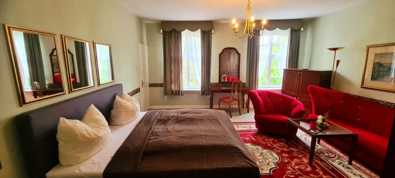 Historisches Hotel Zum Schwan Bad Karlshafen Exteriör bild